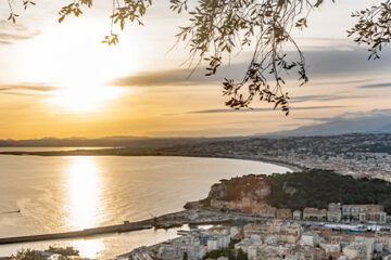 mont-boron-view-nice-franceNice-tour-3-balades-types-pour-un-séjour-sur-la-Cote-d-Azur-riviera-holiday-homes