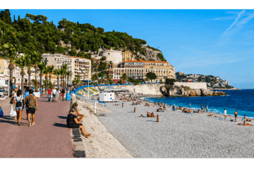 beach in september in Nice